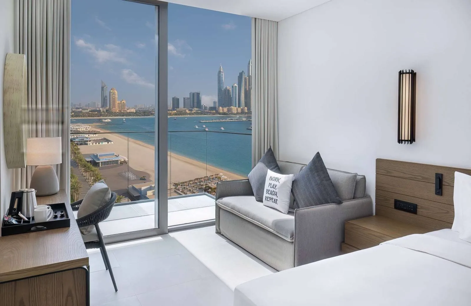 Radisson Beach Resort Palm Jumeirah 4*
