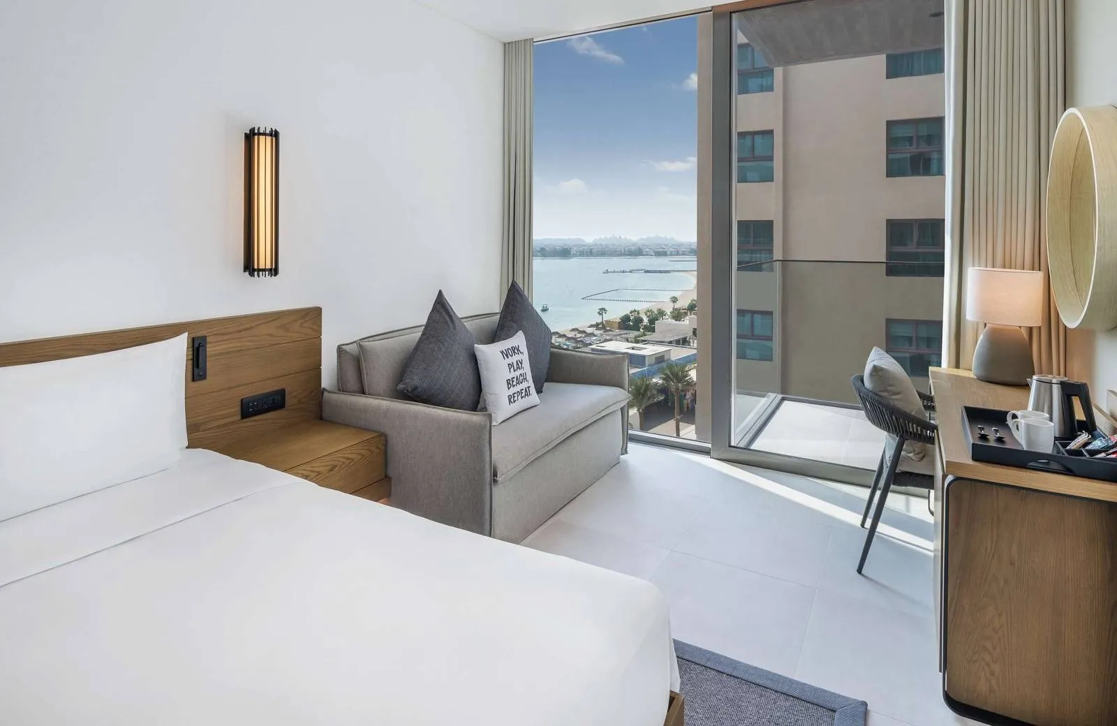 Radisson Beach Resort Palm Jumeirah 4*