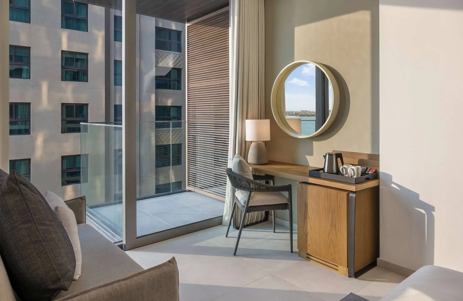 Radisson Beach Resort Palm Jumeirah 4*