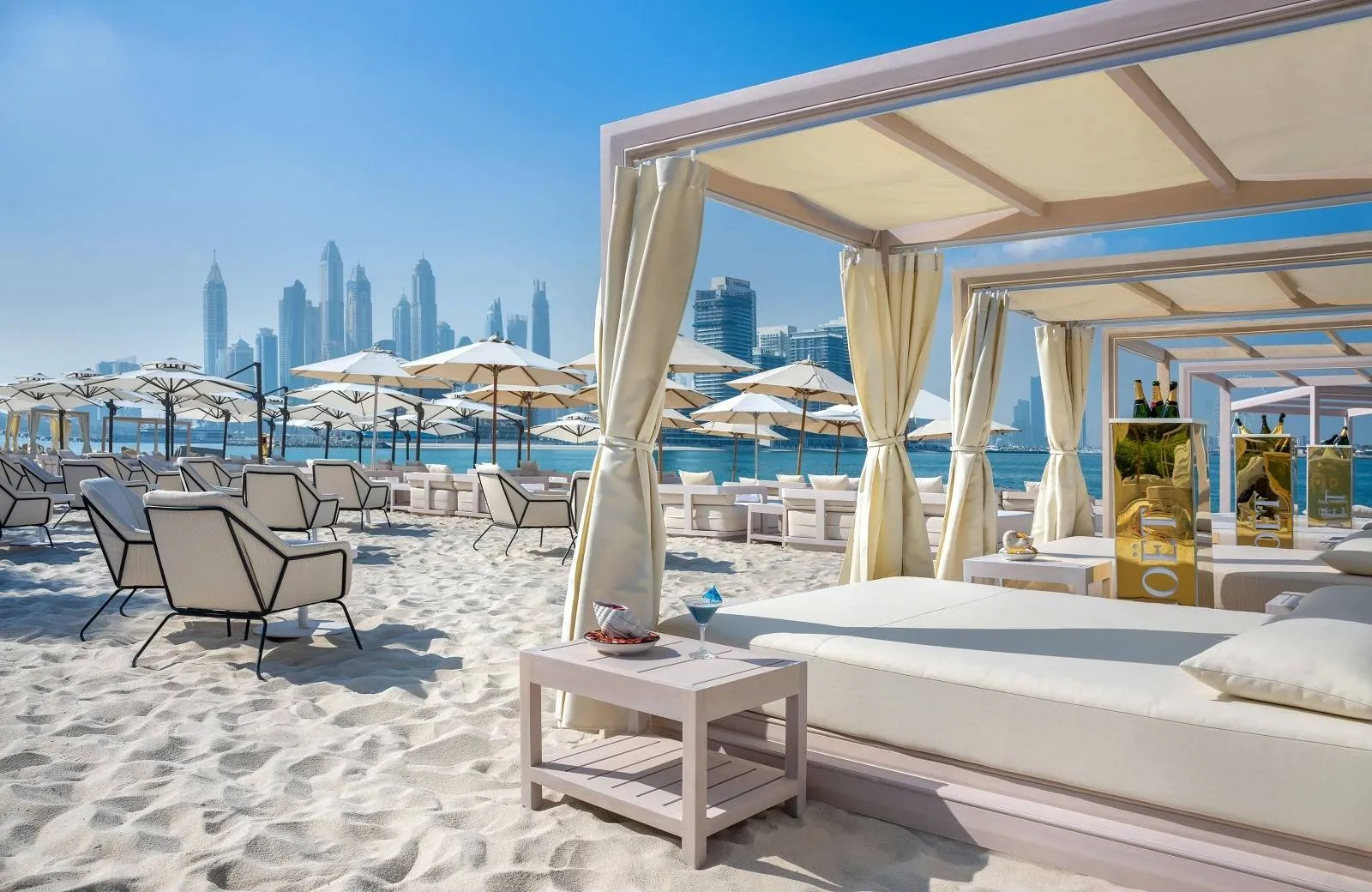 Radisson Beach Resort Palm Jumeirah 4*