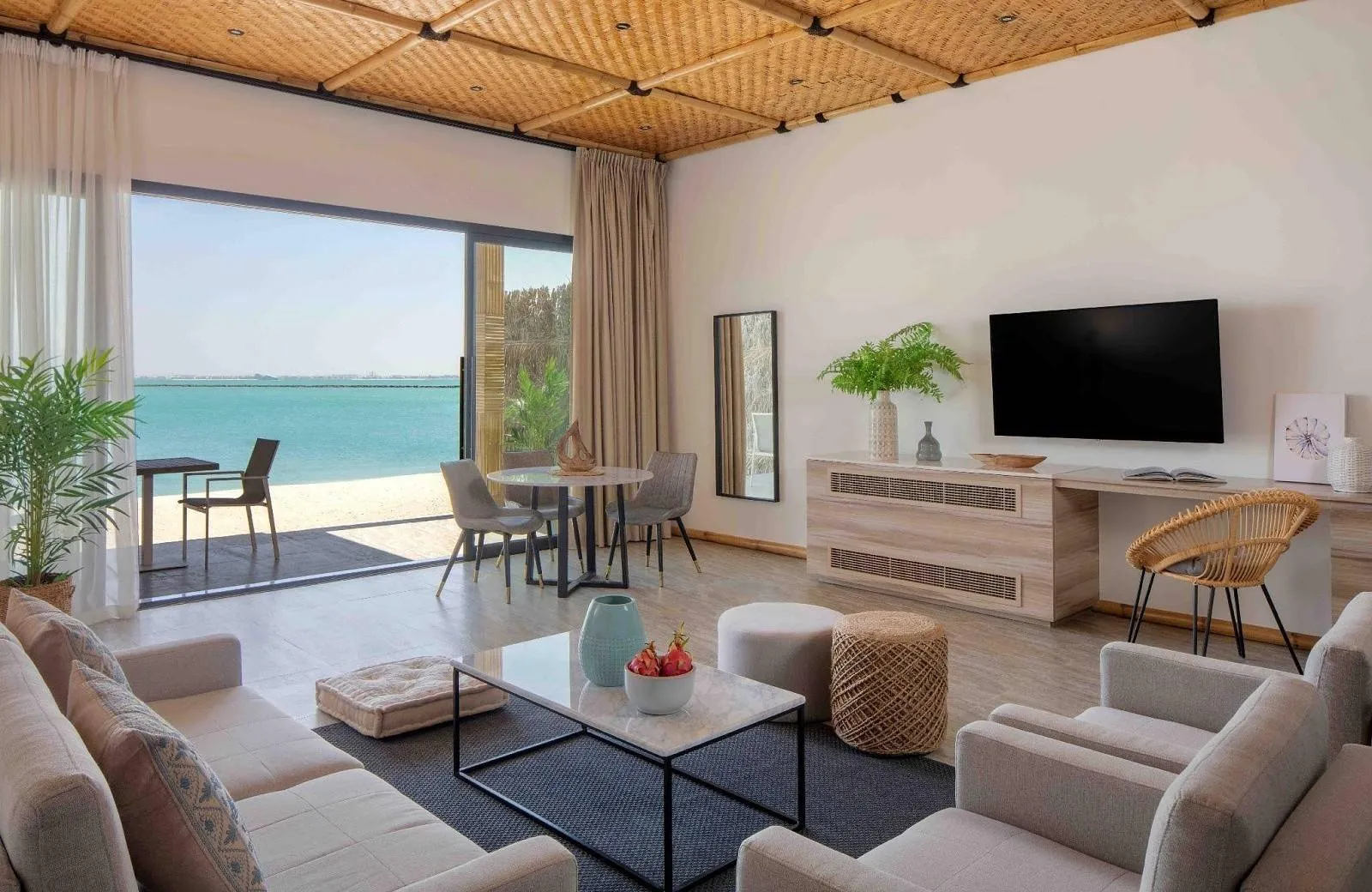 Anantara World Islands Dubai Resort 5*