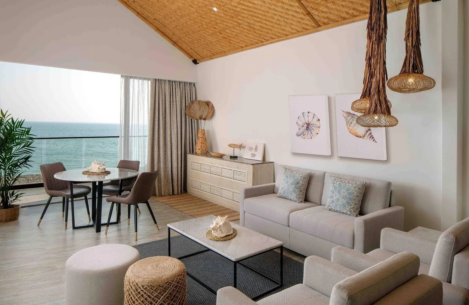 Anantara World Islands Dubai Resort 5*