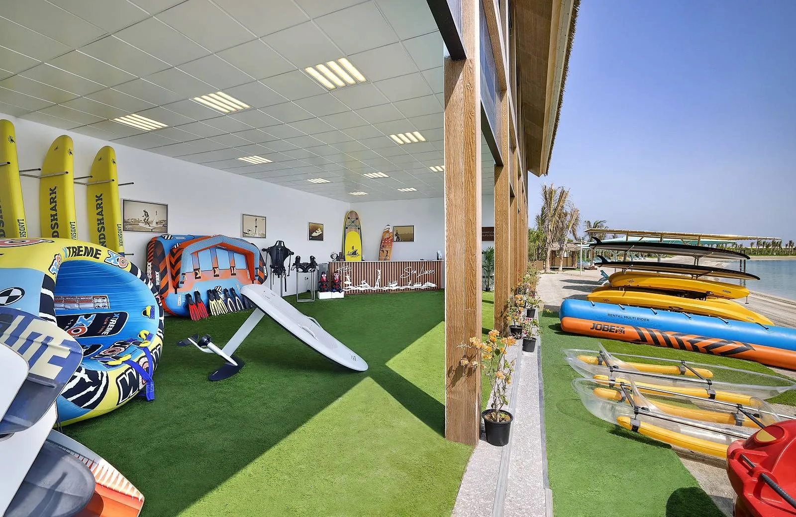 Anantara World Islands Dubai Resort 5*