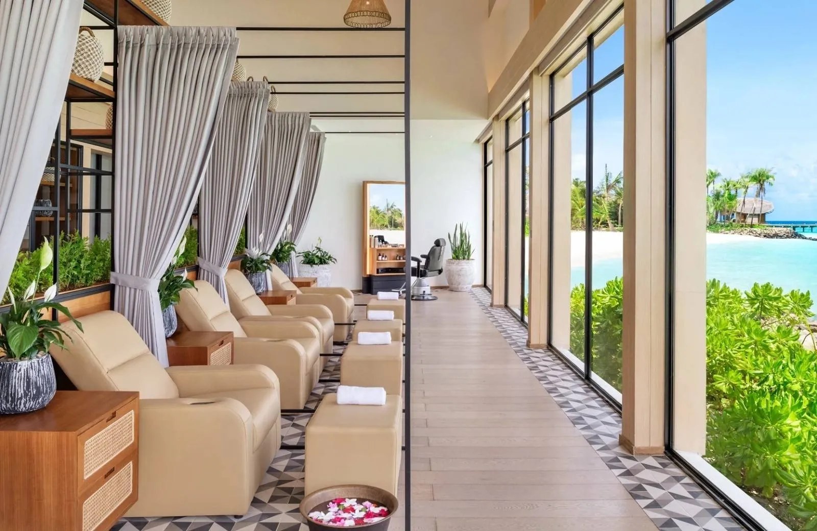 Hilton Maldives Amingiri Resort & Spa 5*