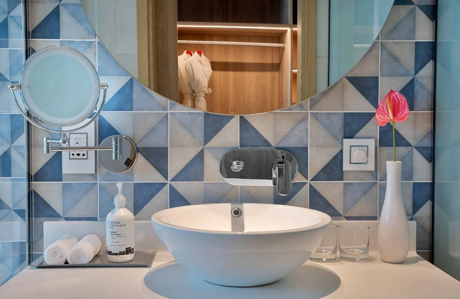 NH Collection Dubai The Palm 4*