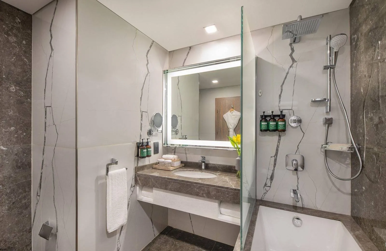 voco Dubai The Palm 4*