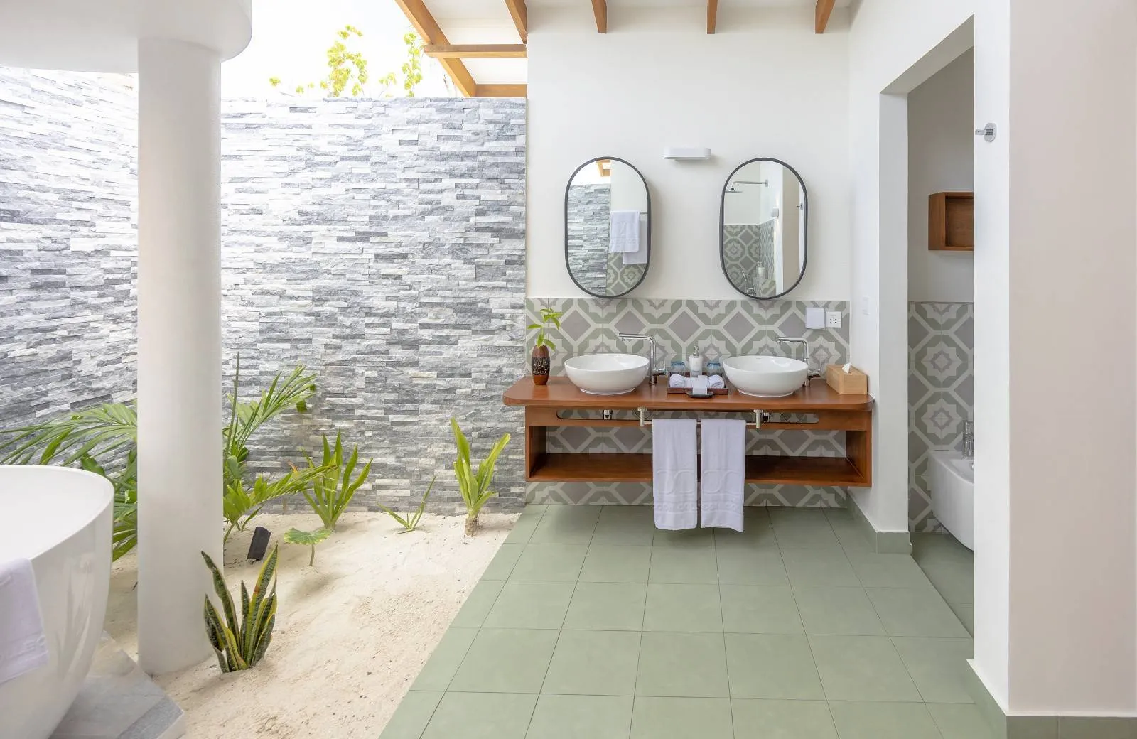 Joy Island Maldives 5*