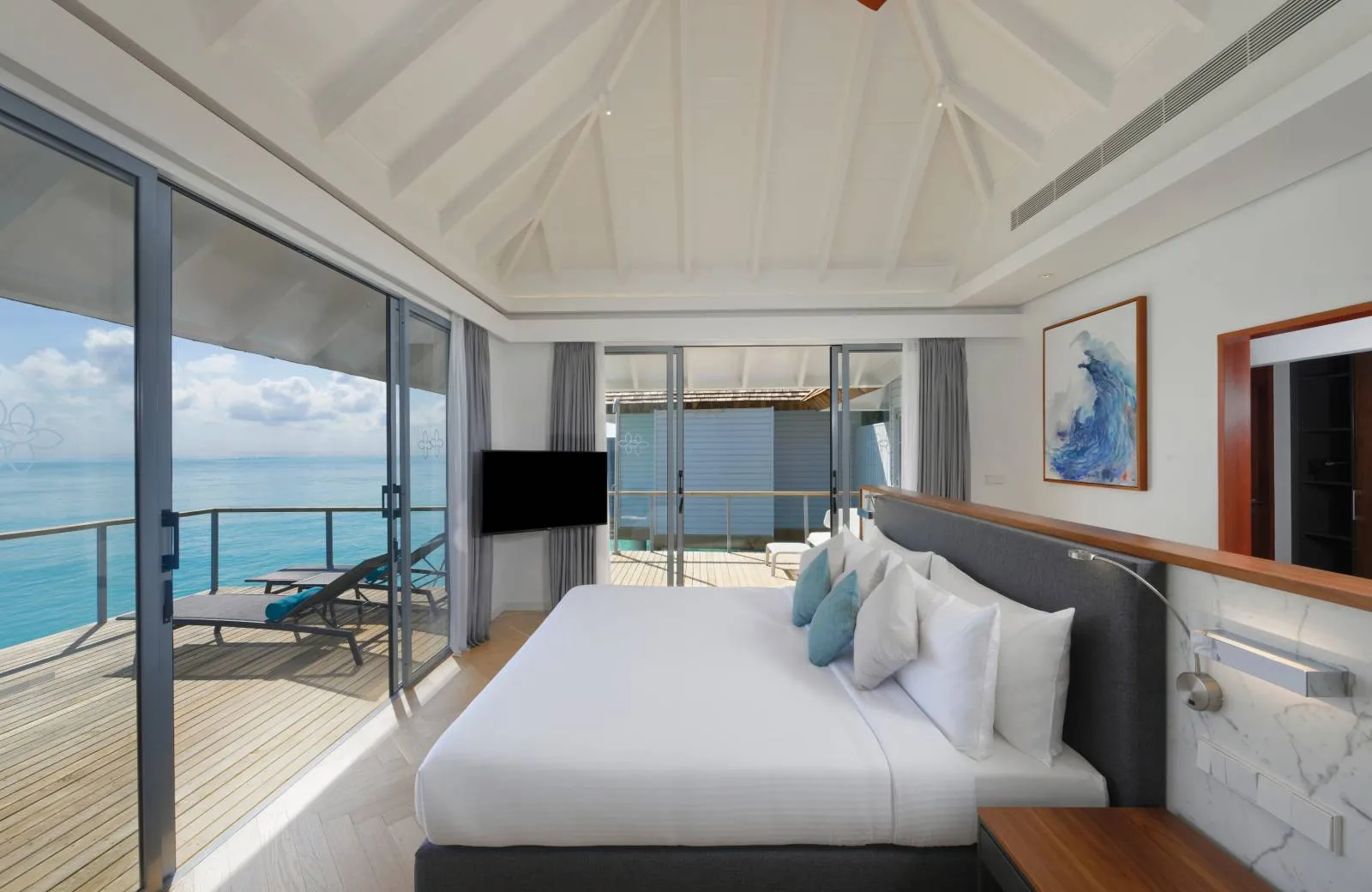 Outrigger Maldives Maafushivaru Resort 5*
