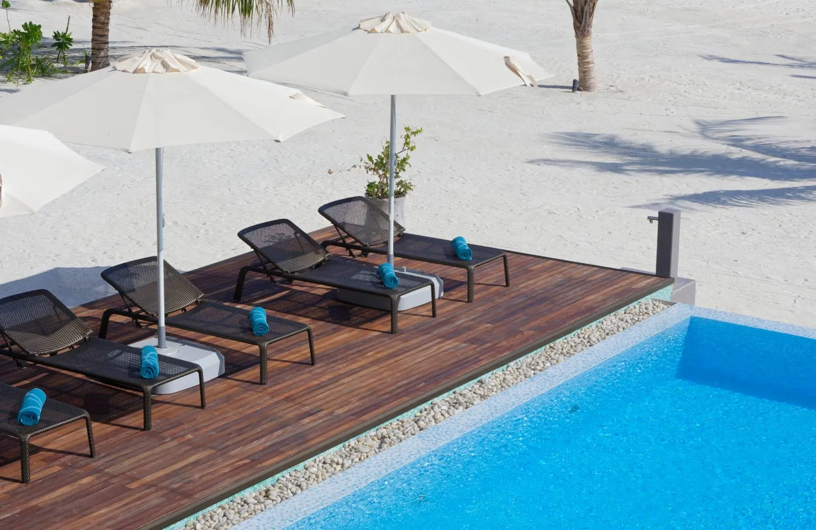 Outrigger Maldives Maafushivaru Resort 5*