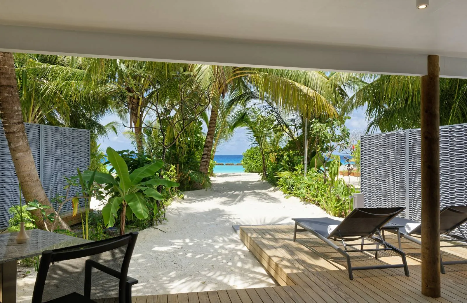 Outrigger Maldives Maafushivaru Resort 5*
