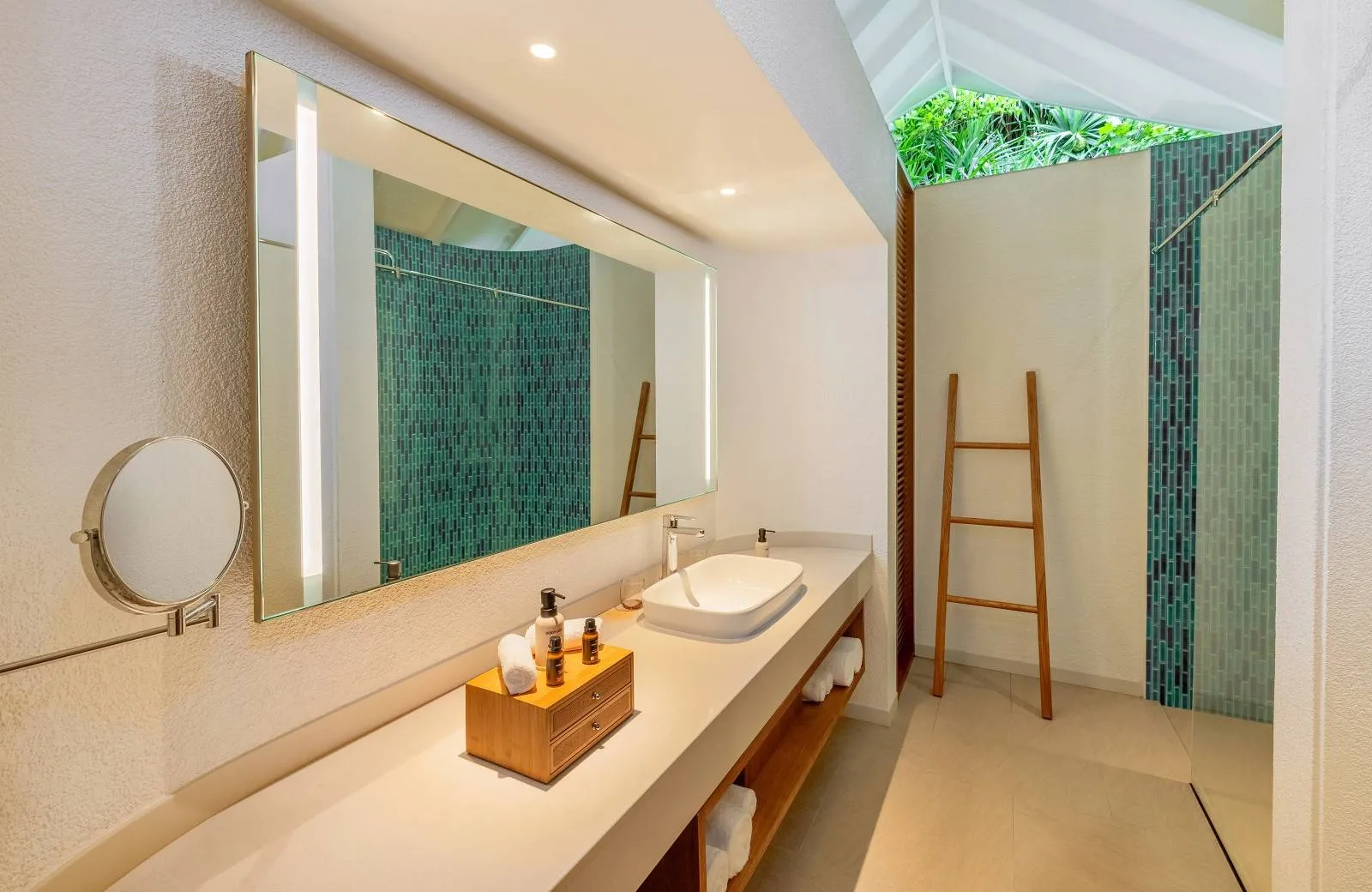 RAAYA by Atmosphere 5*