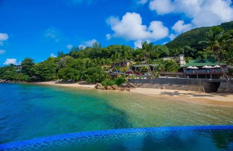 Coco de Mer Hotel & The Black Parrot Suites 4*