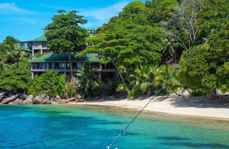 Coco de Mer Hotel & The Black Parrot Suites 4*