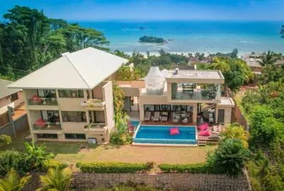 Le Duc De Praslin 4*