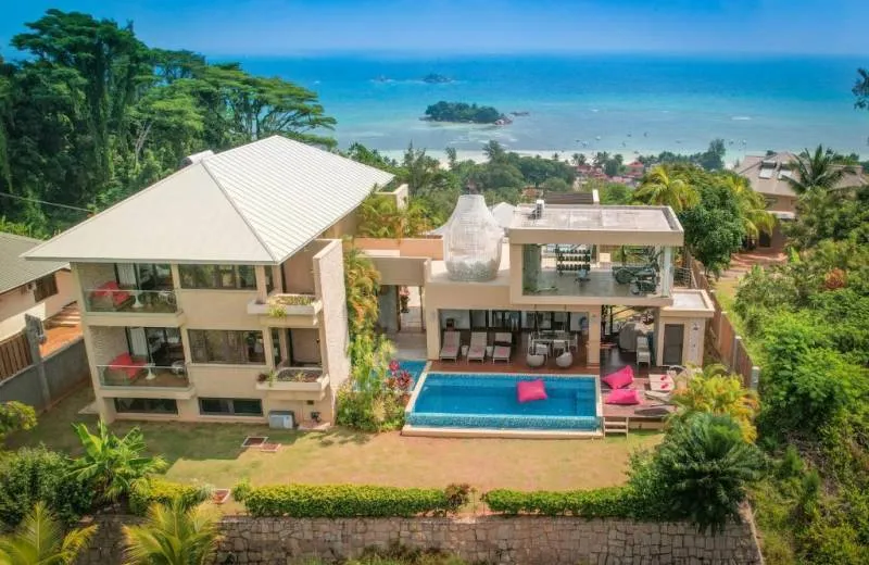 Le Duc De Praslin 4*