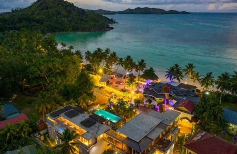 Le Duc De Praslin 4*