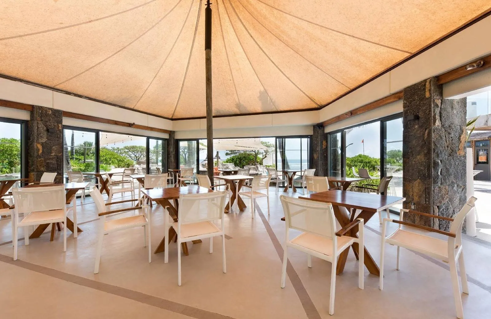 Radisson Blu Poste Lafayette Resort & Spa 4*