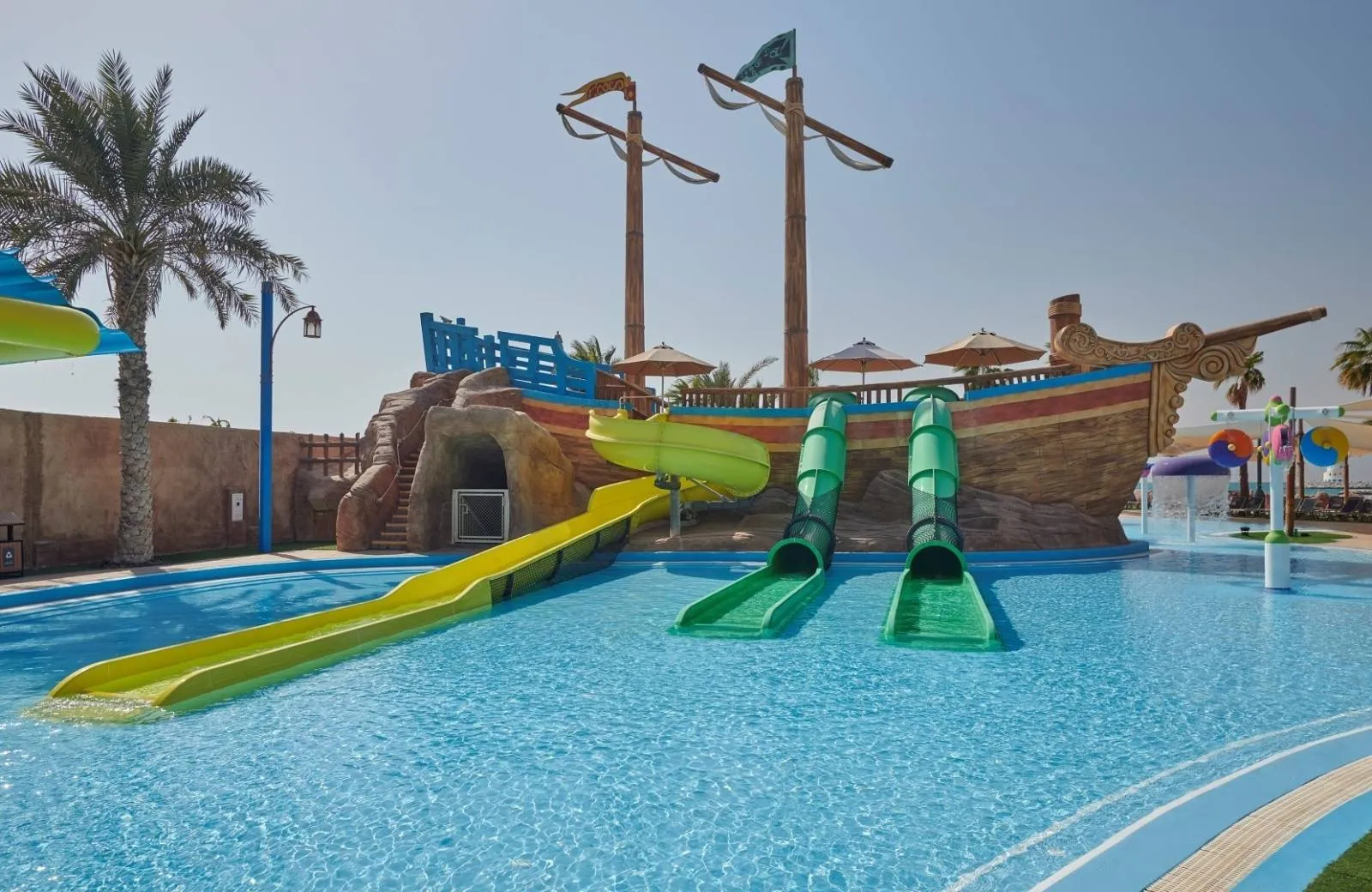 Hilton Salwa Beach Resort & Villas 5*