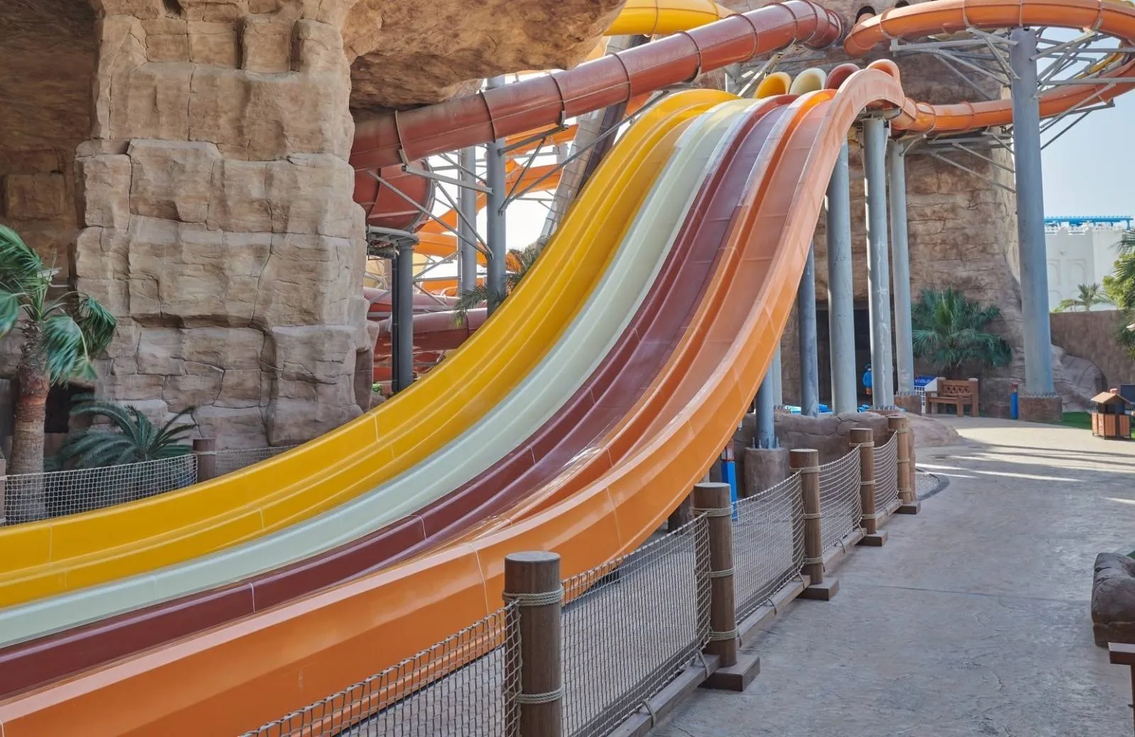 Hilton Salwa Beach Resort & Villas 5*