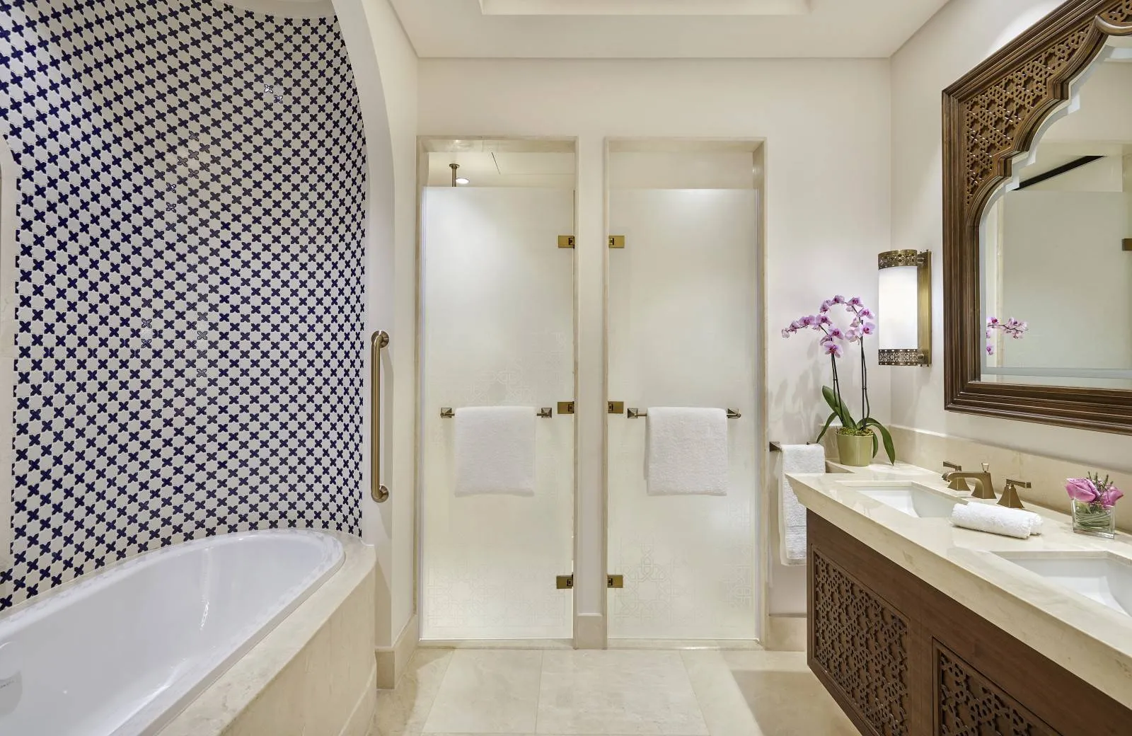 Hilton Salwa Beach Resort & Villas 5*