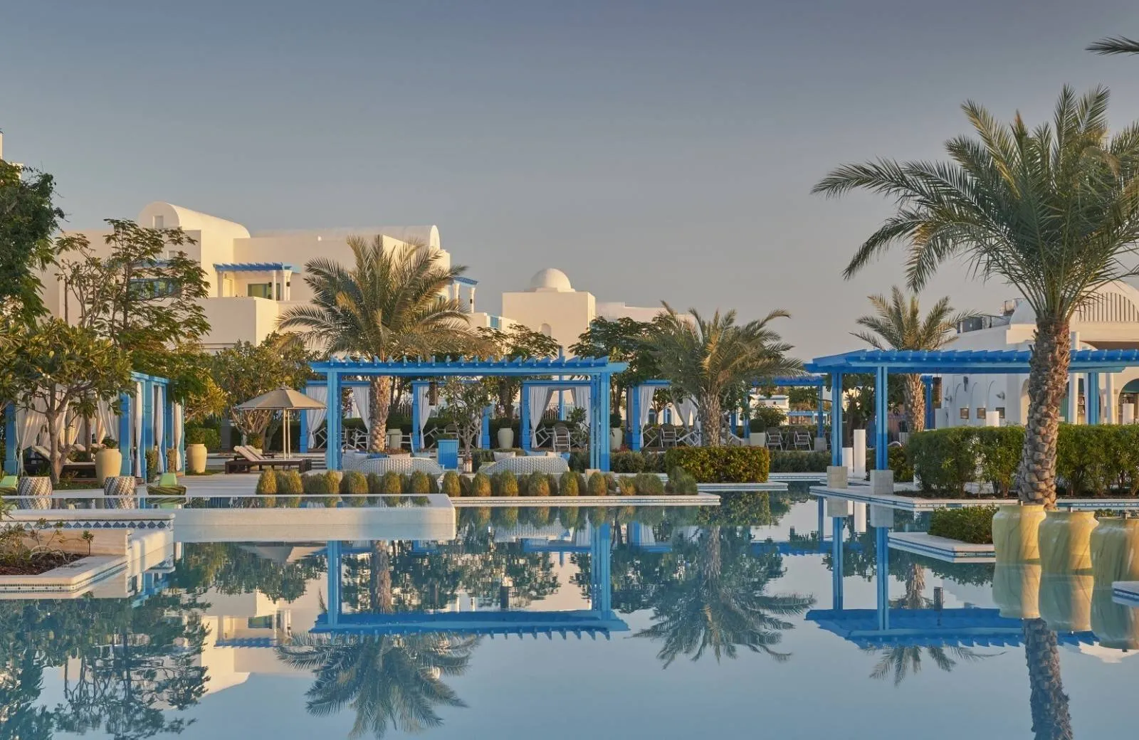 Hilton Salwa Beach Resort & Villas 5*