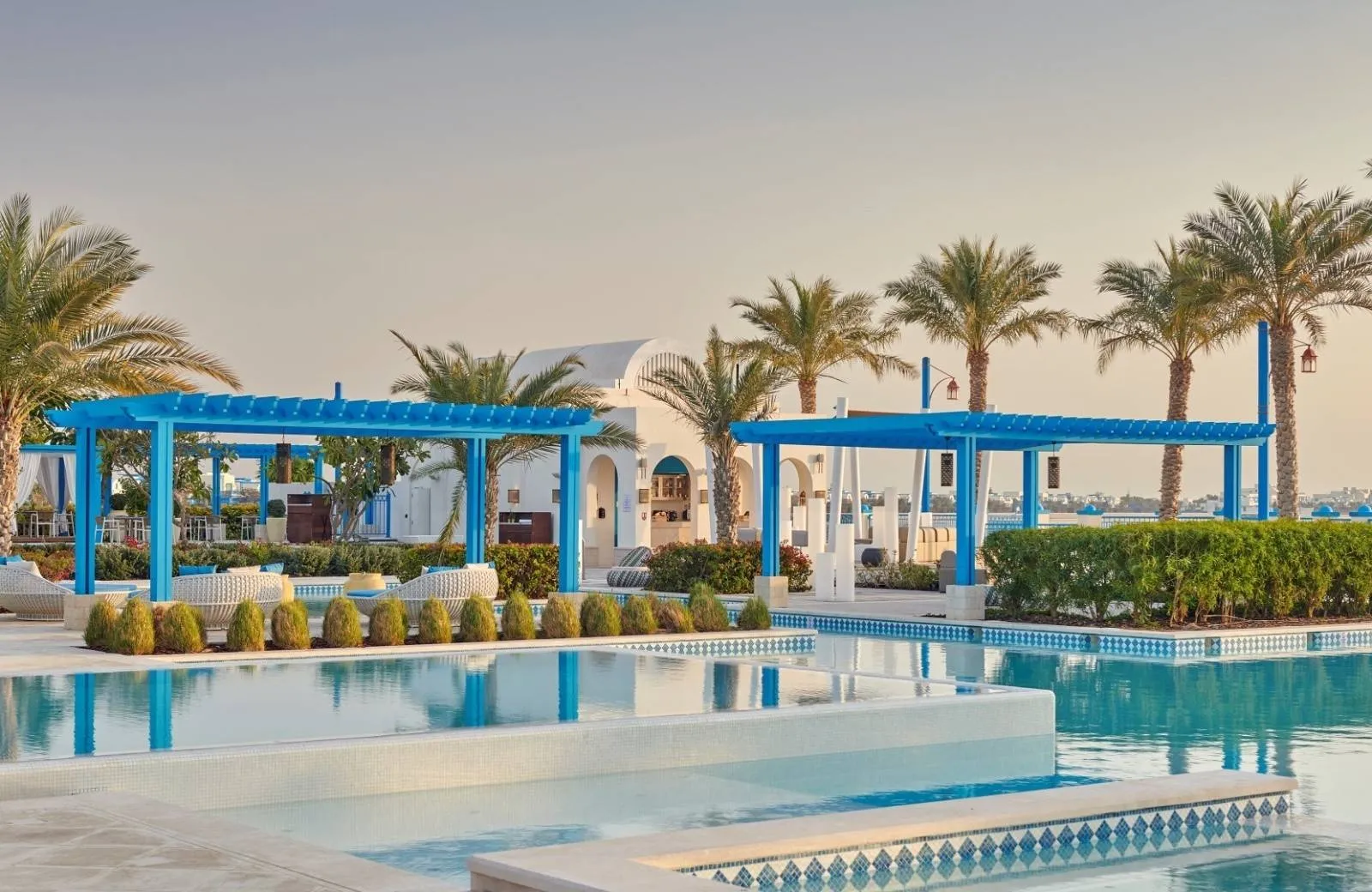 Hilton Salwa Beach Resort & Villas 5*