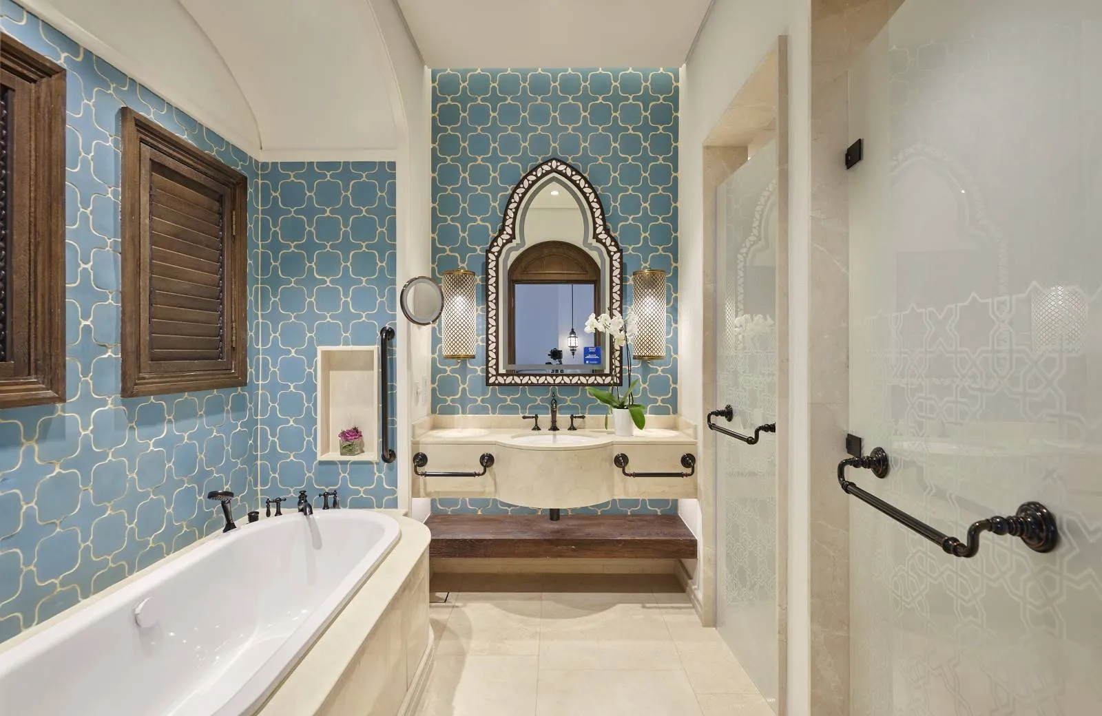 Hilton Salwa Beach Resort & Villas 5*