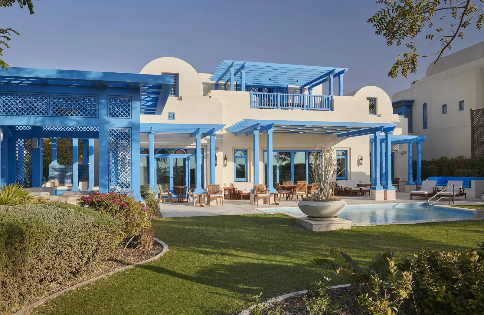 Hilton Salwa Beach Resort & Villas 5*