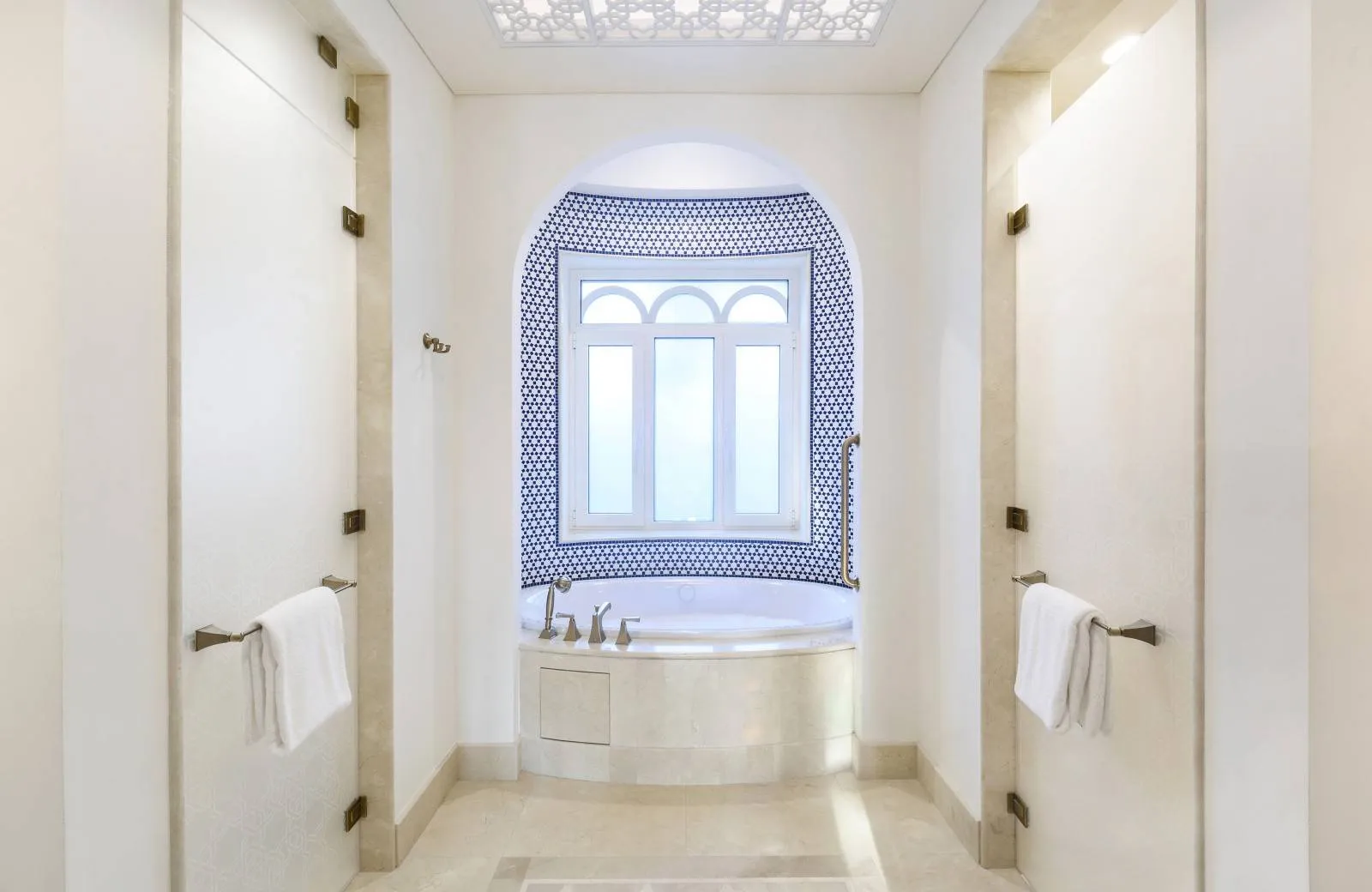 Hilton Salwa Beach Resort & Villas 5*