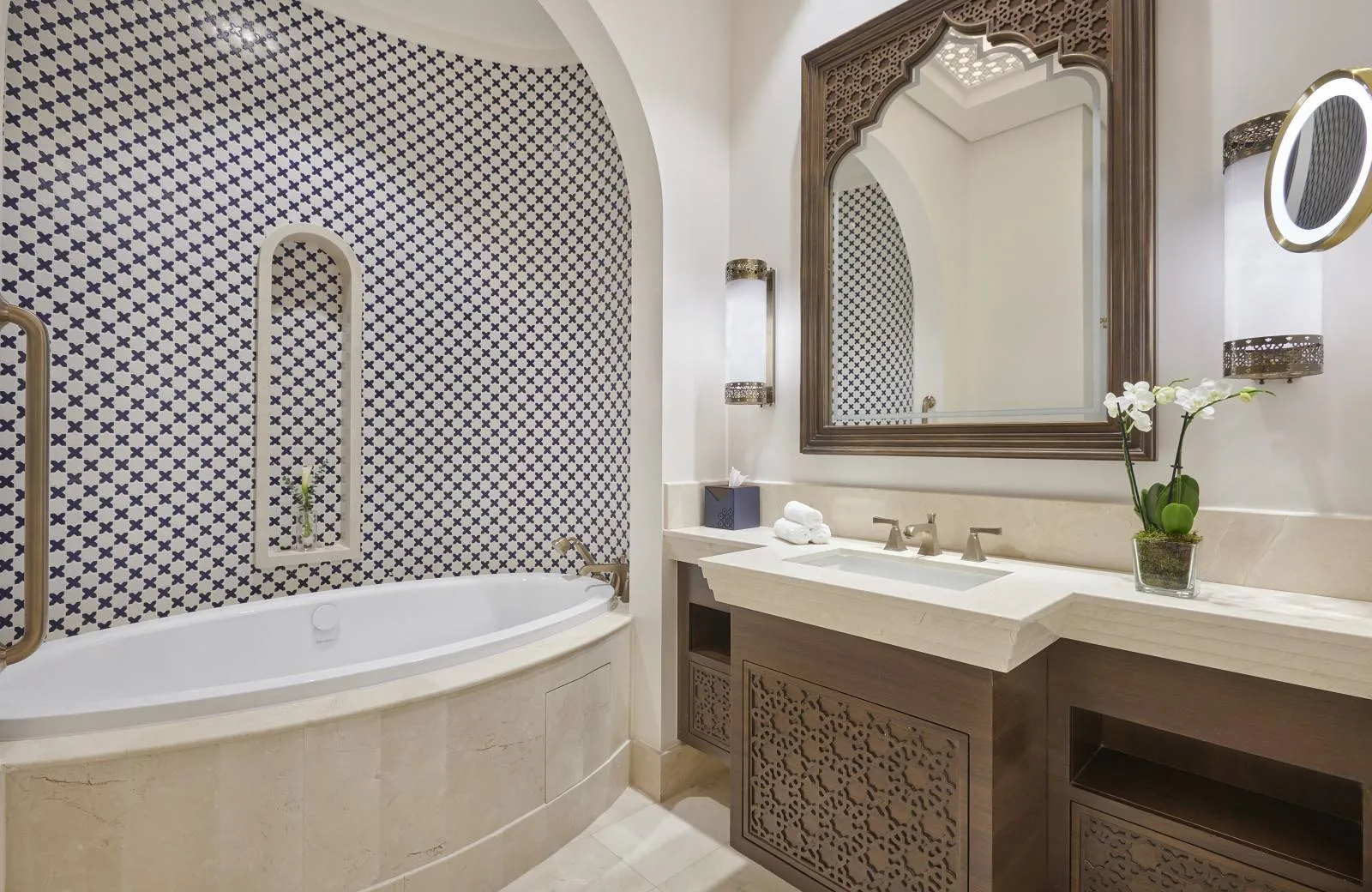 Hilton Salwa Beach Resort & Villas 5*