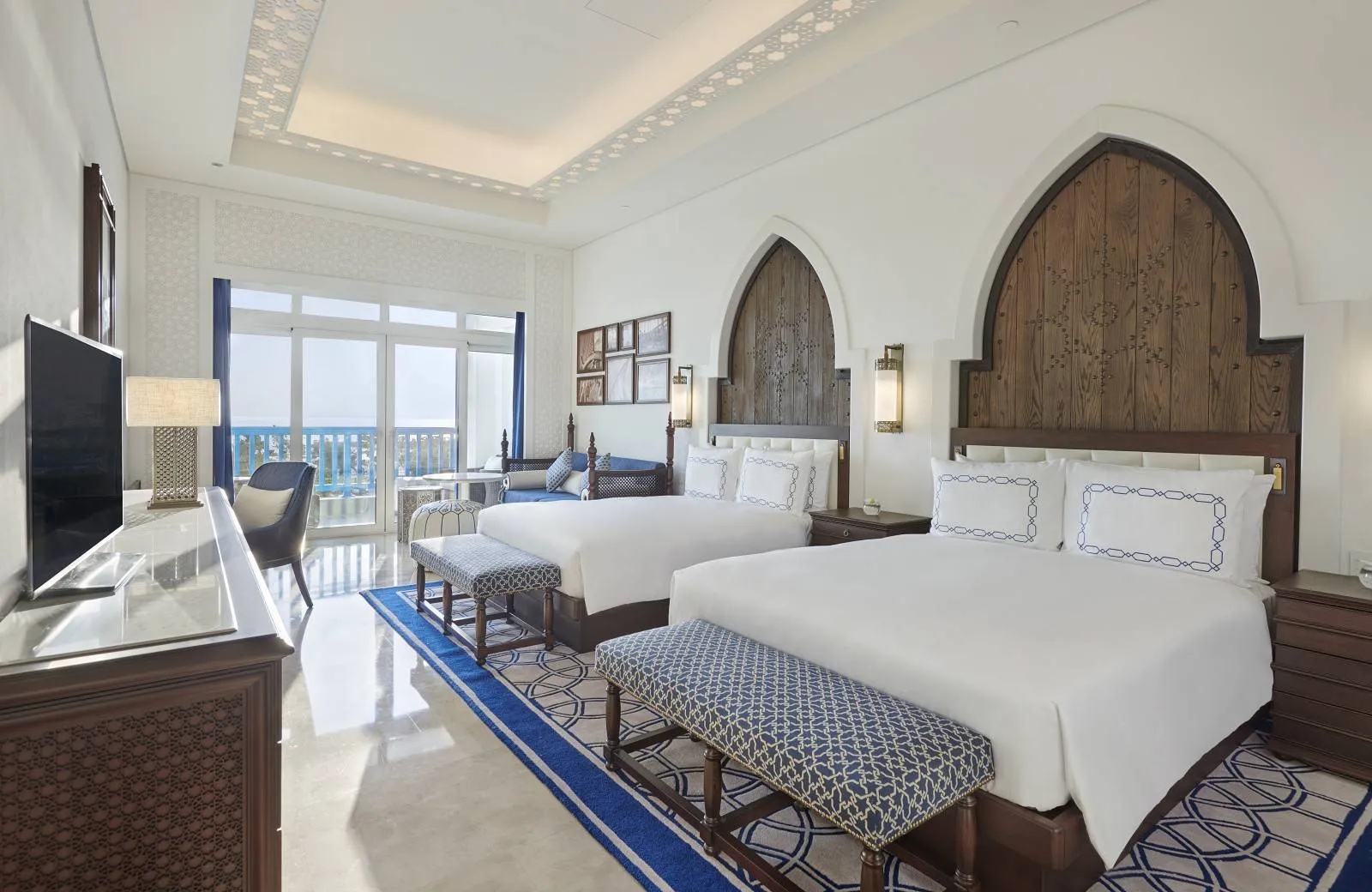 Hilton Salwa Beach Resort & Villas 5*