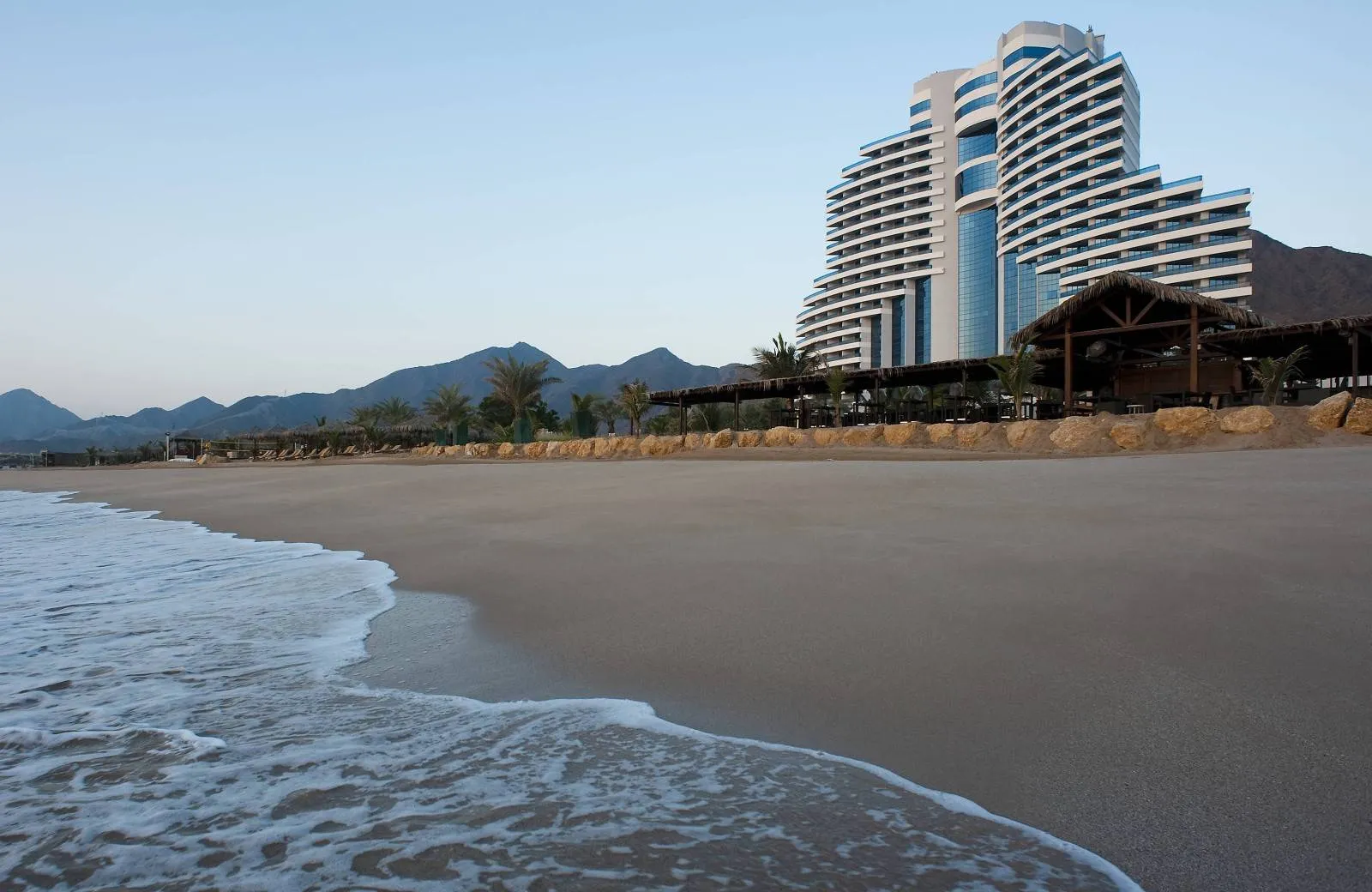 Le Meridien Al Aqah Beach Resort 5*