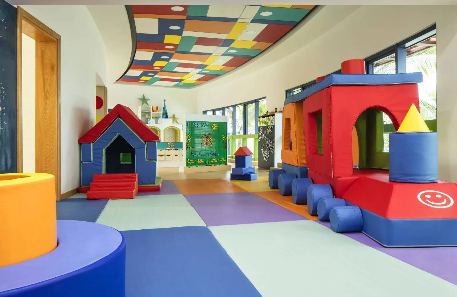 Le Meridien Al Aqah Beach Resort 5*