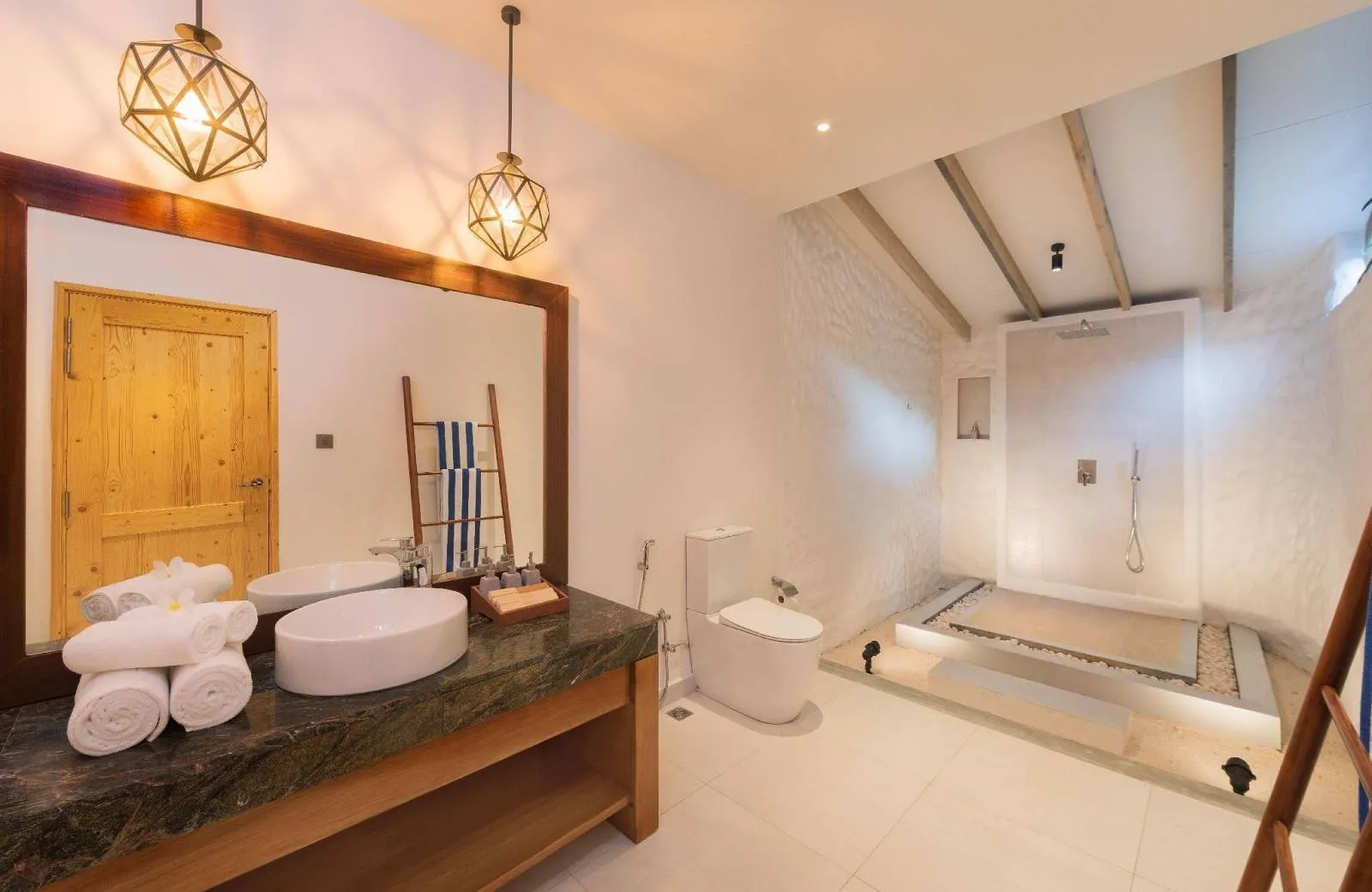 Cinnamon Dhonveli Maldives 4*