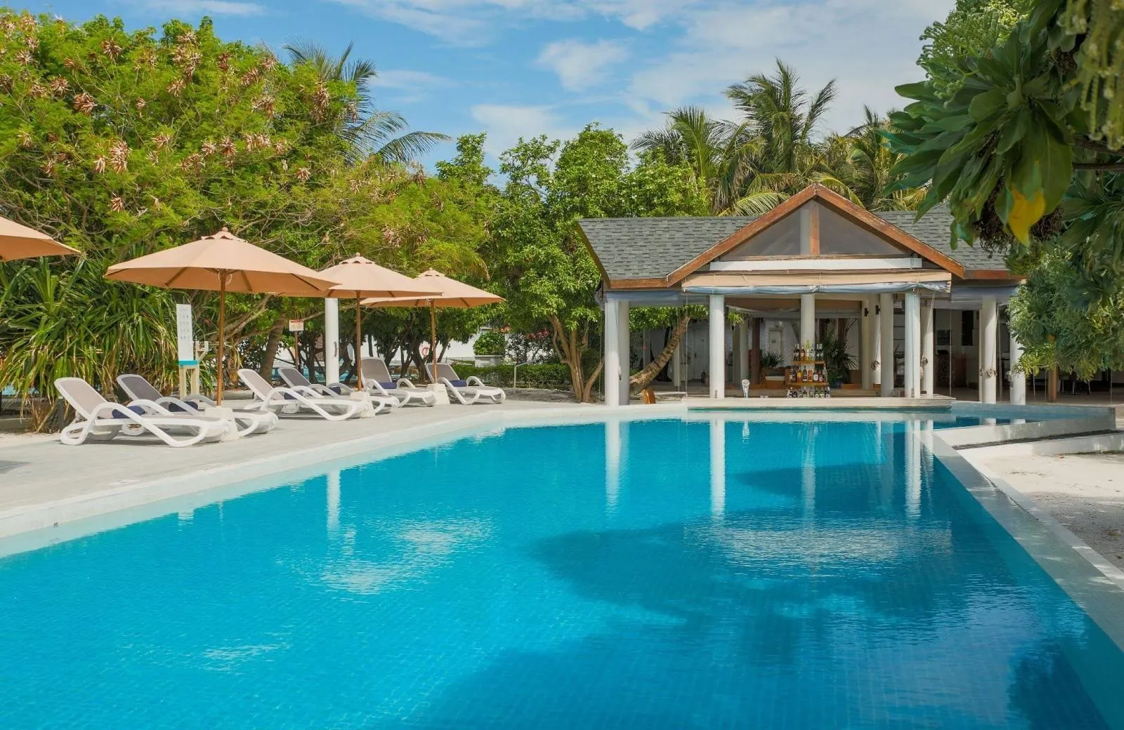 Cinnamon Dhonveli Maldives 4*