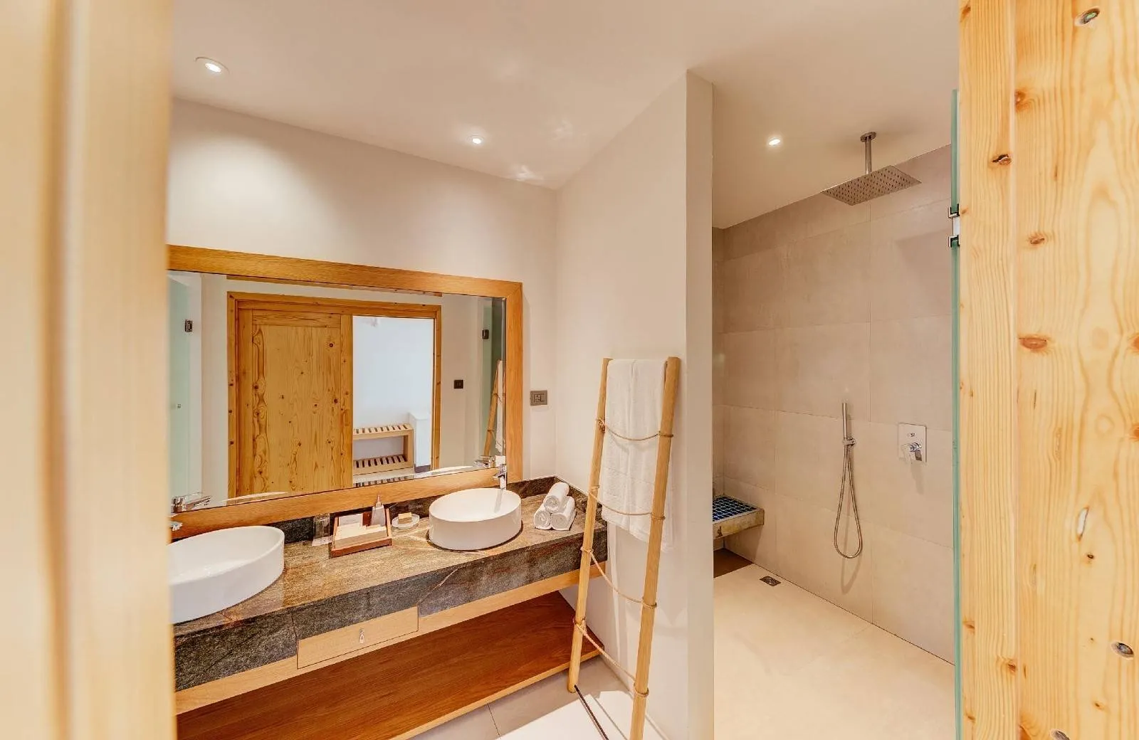 Cinnamon Dhonveli Maldives 4*