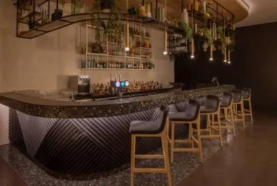 Holiday Inn Dubai Business Bay 4*