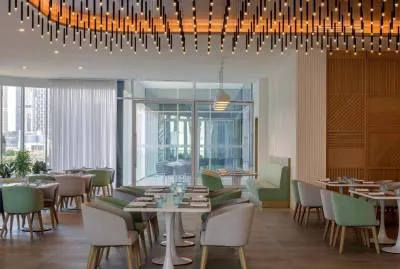 Holiday Inn Dubai Business Bay 4*