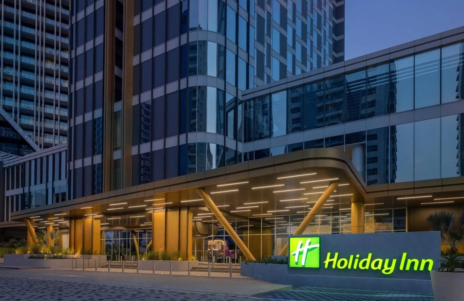 Holiday Inn Dubai Business Bay 4*
