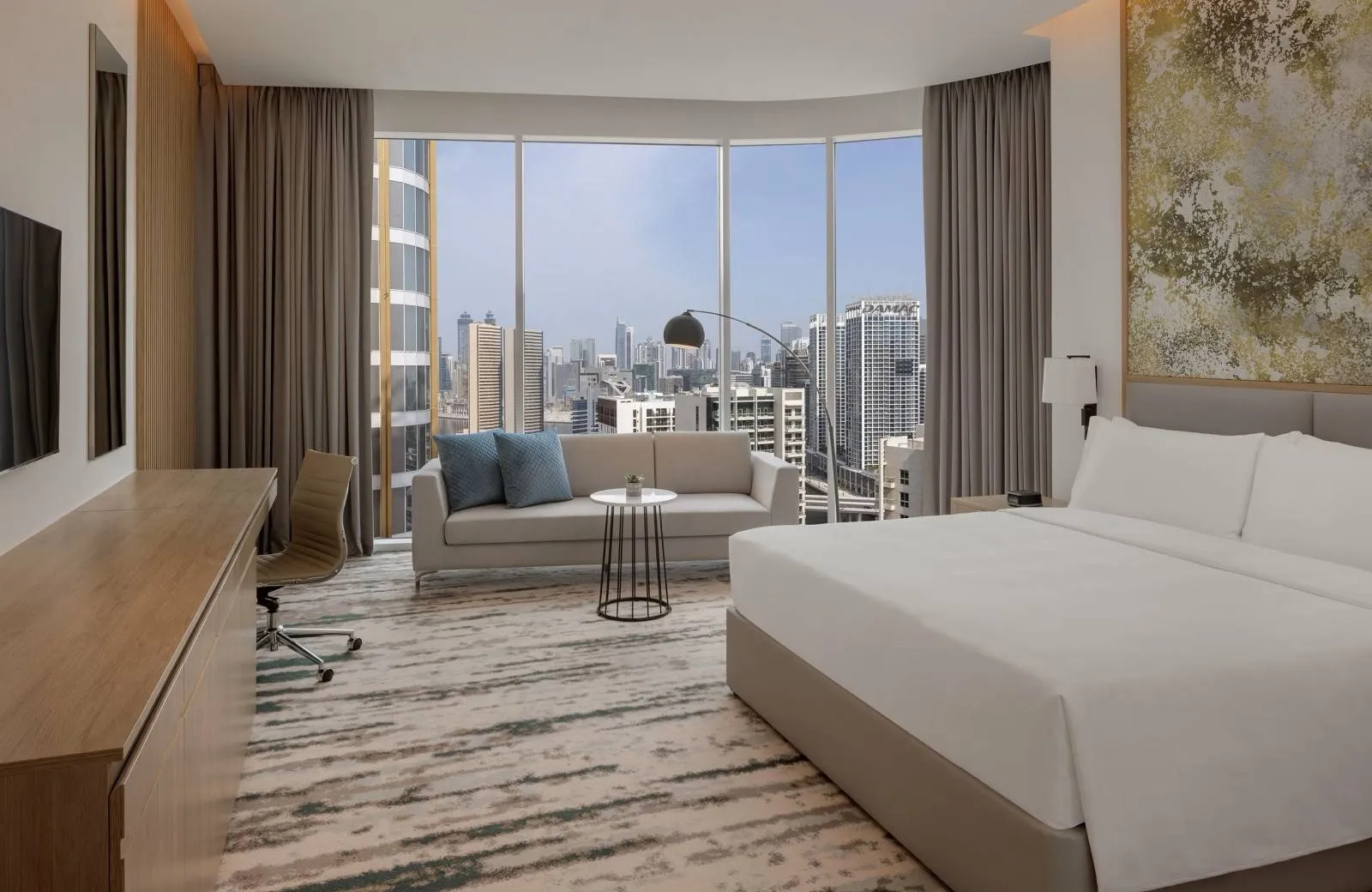 Holiday Inn Dubai Business Bay 4*