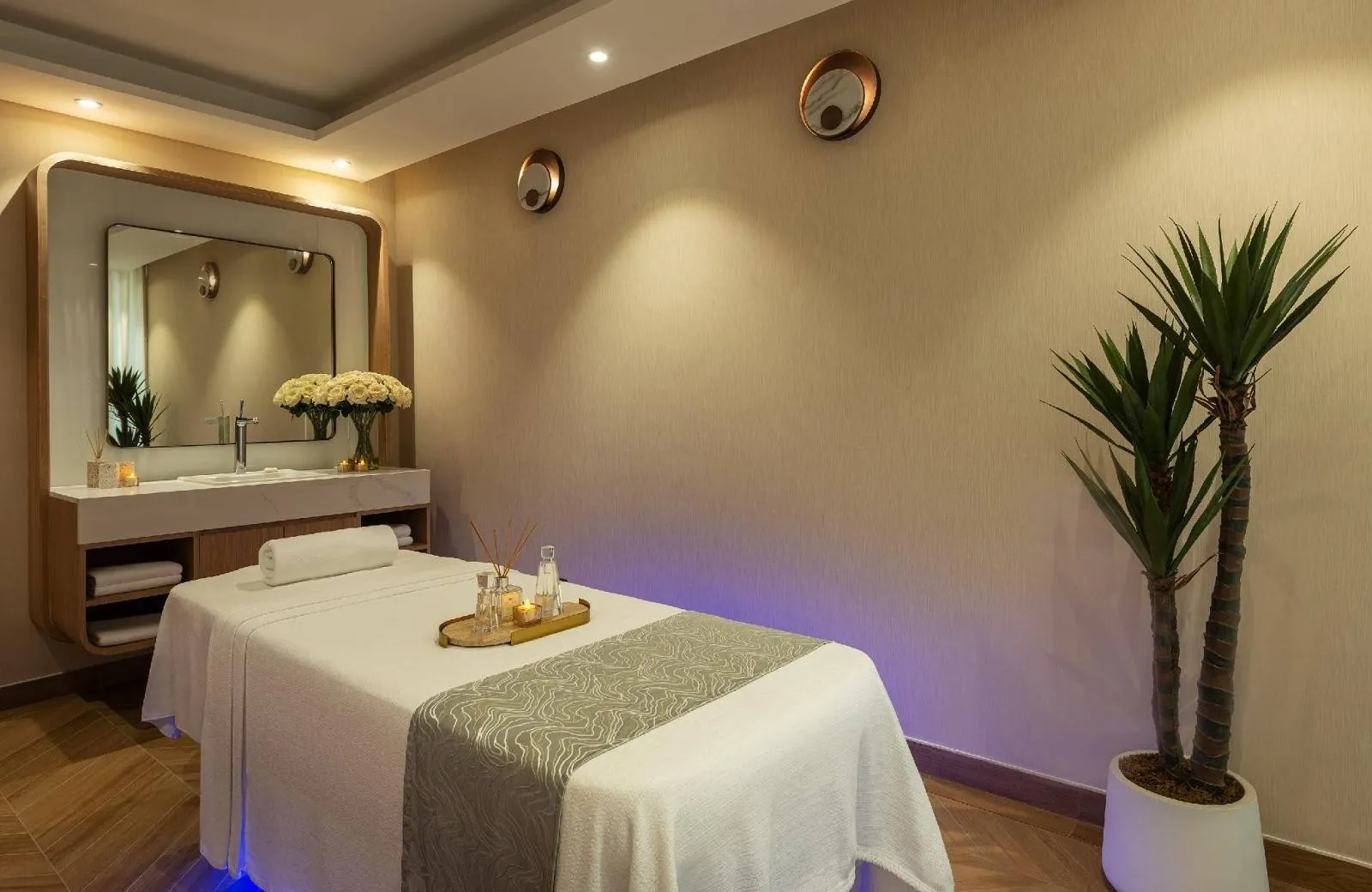 DAMAC Maison Aykon City Dubai 4*