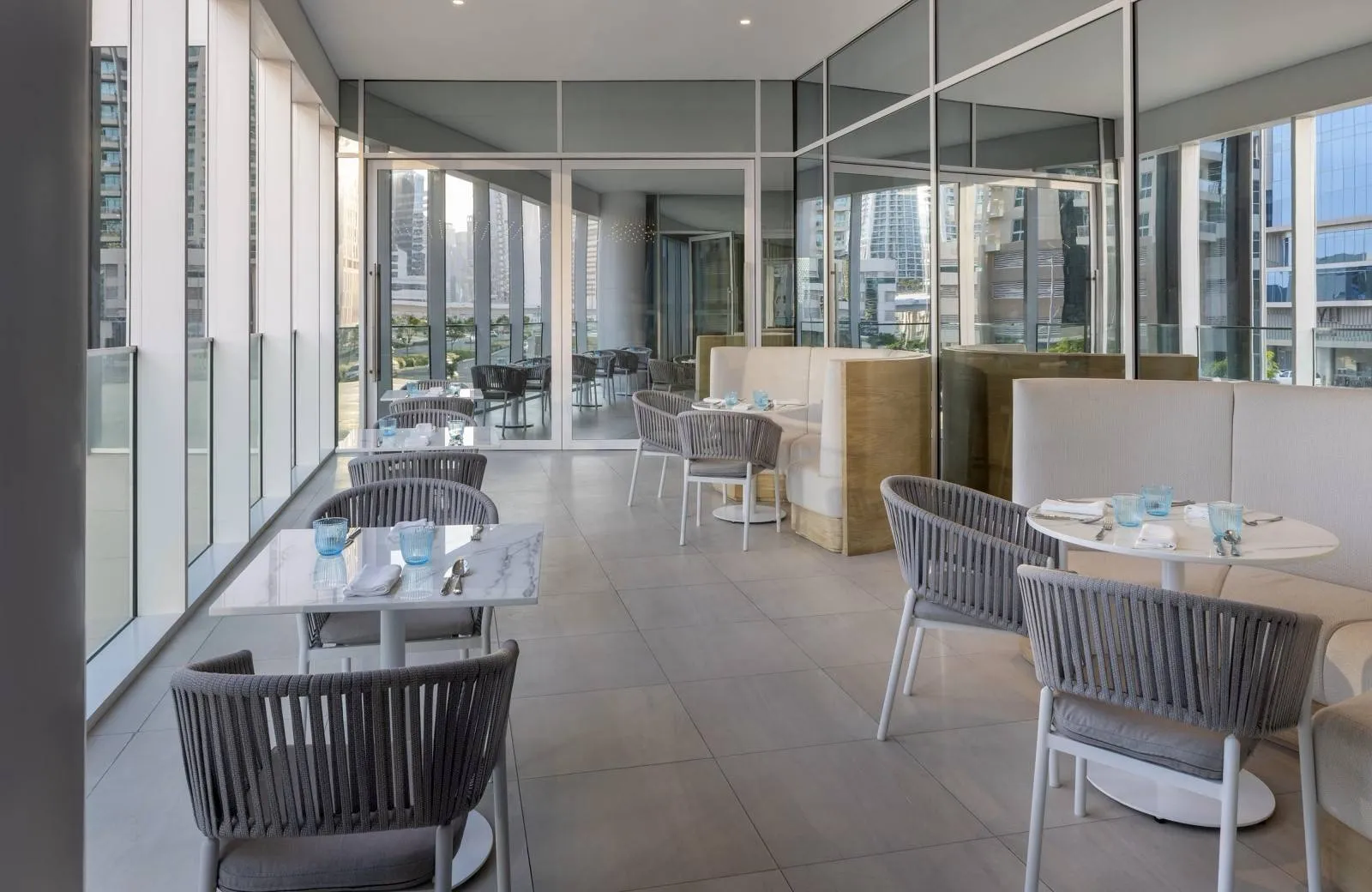 Holiday Inn Dubai Business Bay 4*