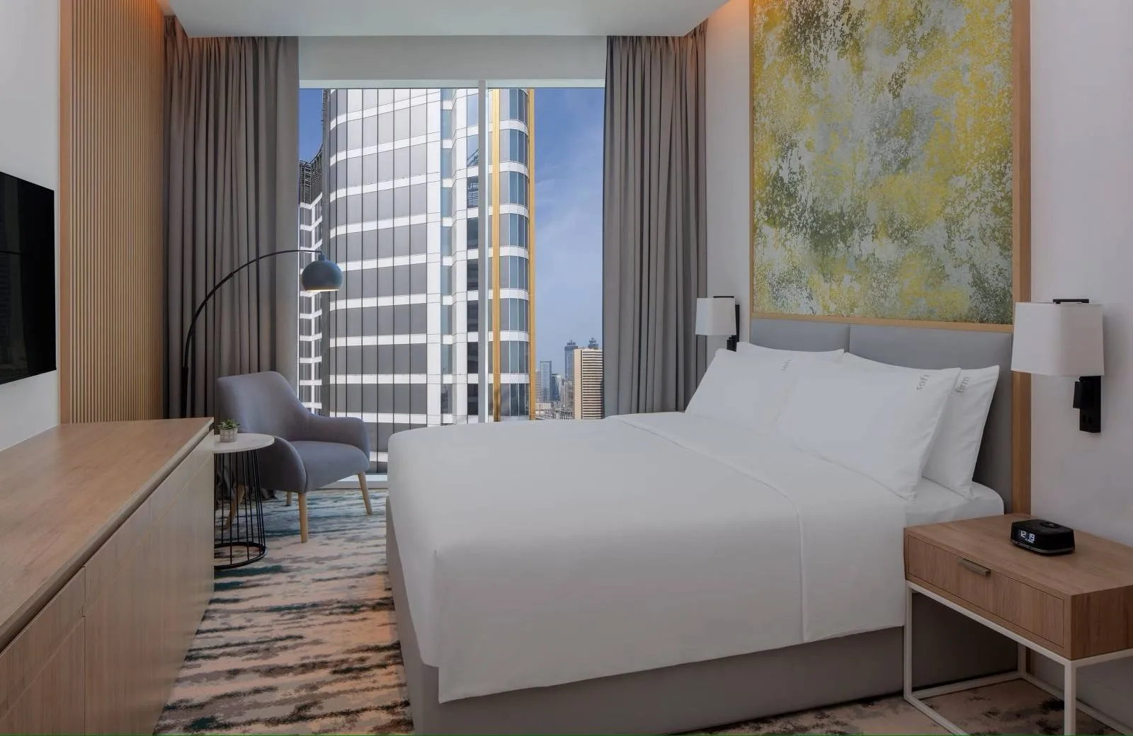 Holiday Inn Dubai Business Bay 4*