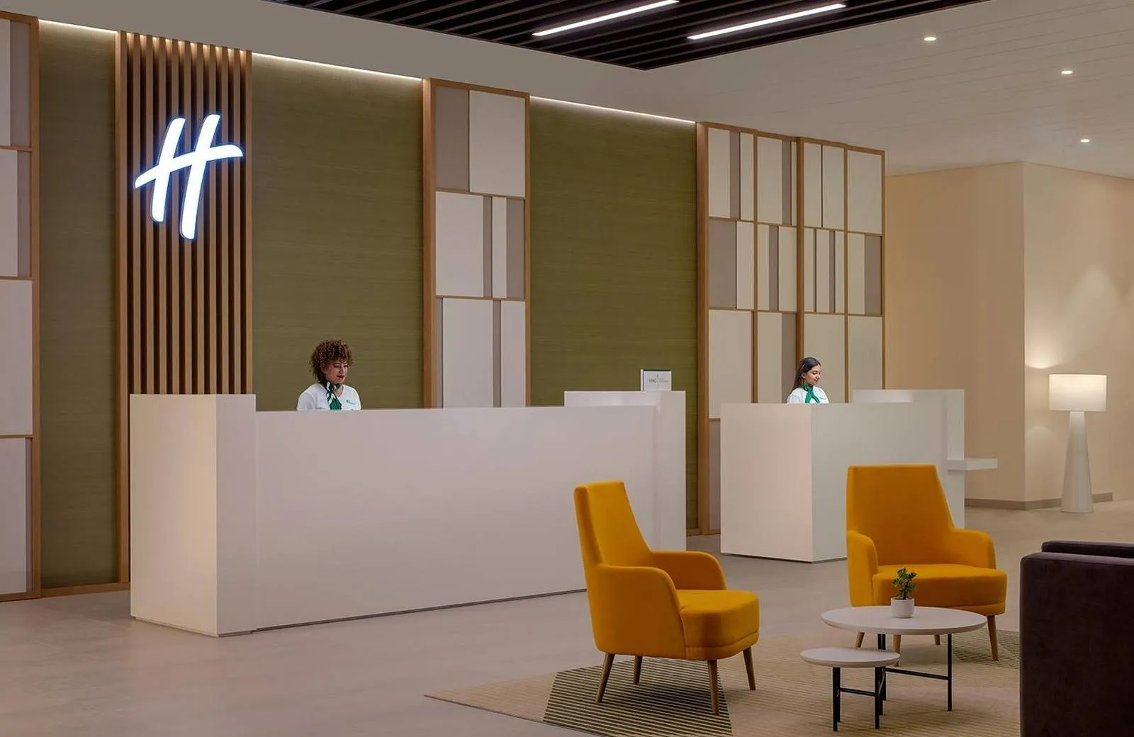 Holiday Inn Dubai Business Bay 4*