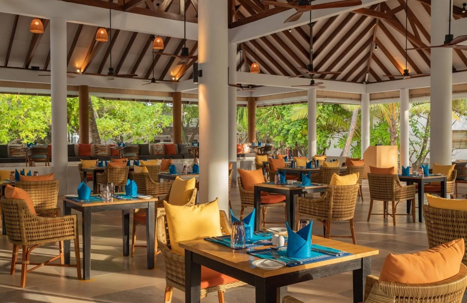 Cinnamon Dhonveli Maldives 4*