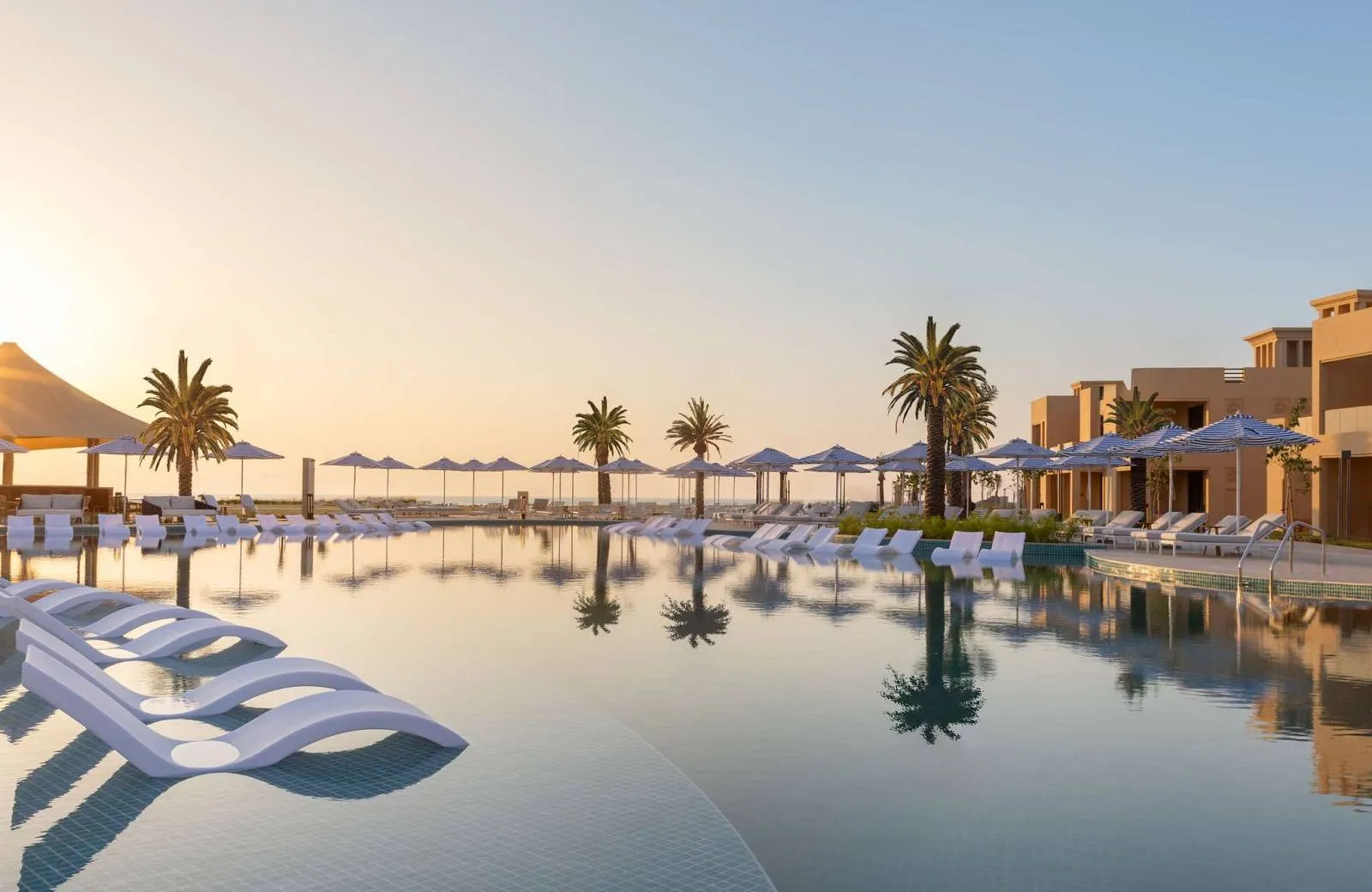 Sofitel Al Hamra Beach Resort 5*