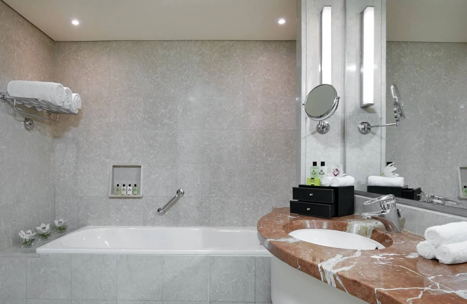 InterContinental Doha Beach & Spa 5*