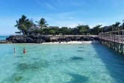 Reef & Beach Resort  4*