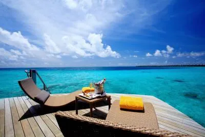 Centara Ras Fushi Resort & Spa Maldives 4*