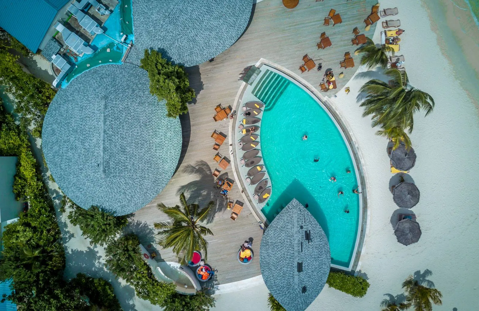 Centara Ras Fushi Resort & Spa Maldives 4*